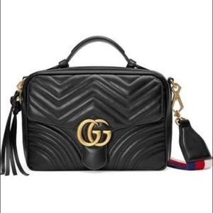 GUCCI GG MARMONT ZIP AROUND MATELASSE CAMERA BAG